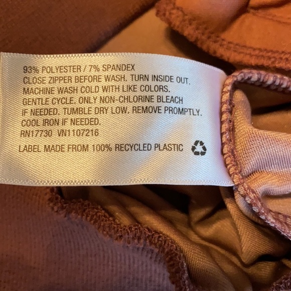 Mossimo Woman’s Bomber Velvet Jacket Size XS Plush Plum Front Zipper - Picture 5 of 11